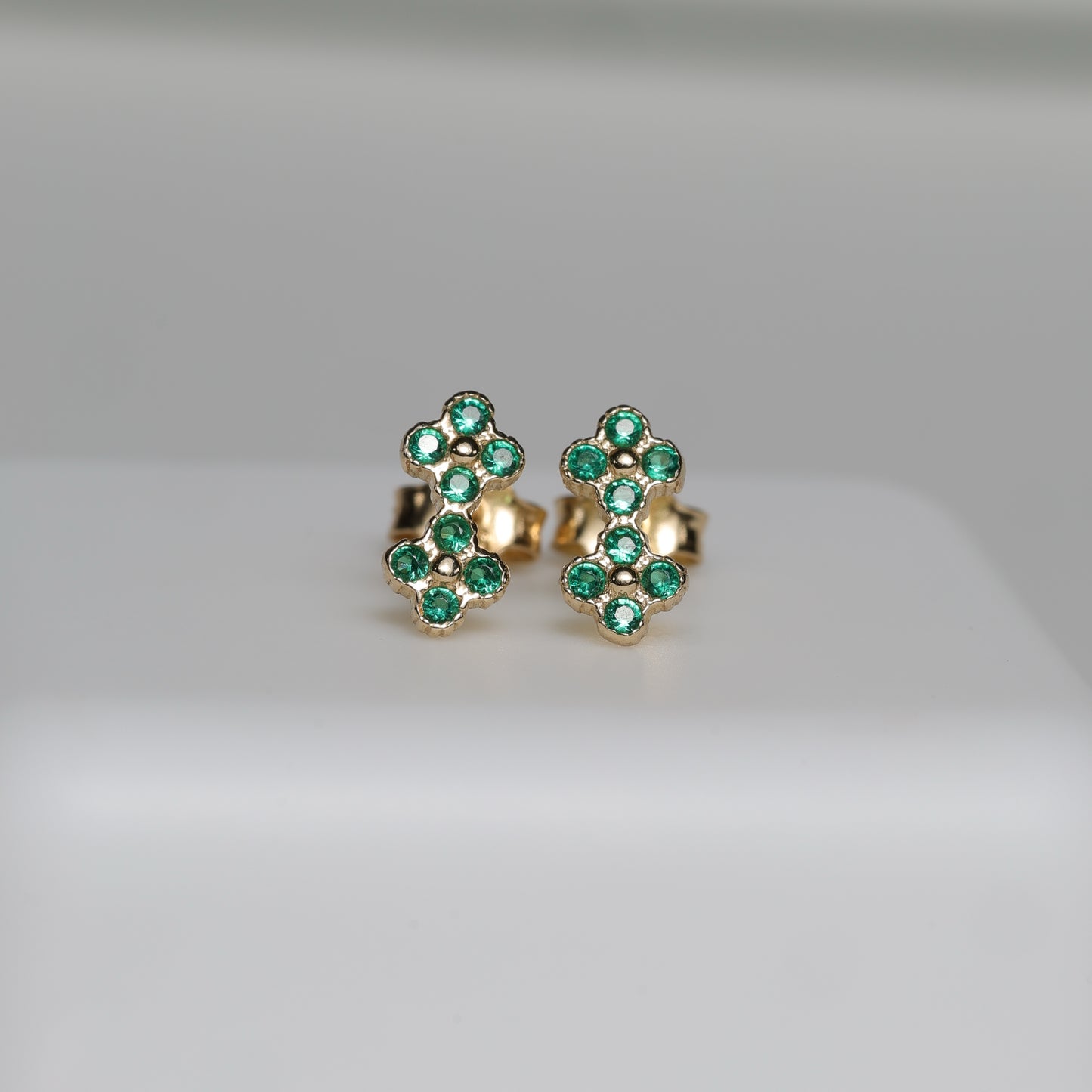 Aretes Emerald Bloom – SrOfGold Baby Edition
